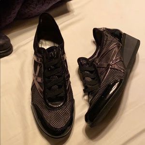 DKNY Wedge Sneakers Black Metallic sz 9